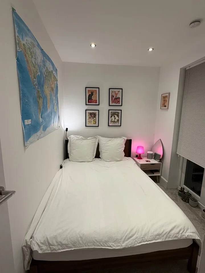 Room Waldegrave Road in Greater London