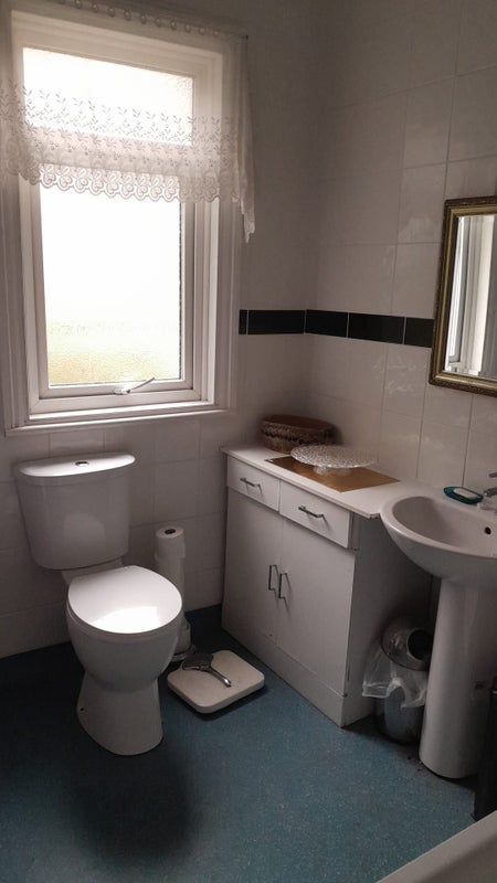 Room Undercliff Road in Greater London