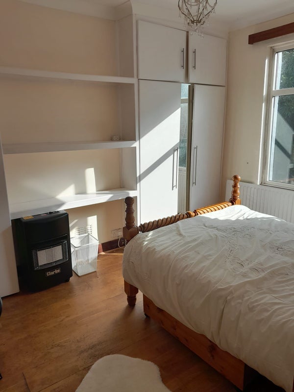 Room Undercliff Road in Greater London
