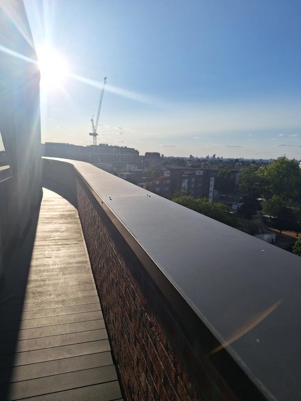Flat Mullins Place in Greater London