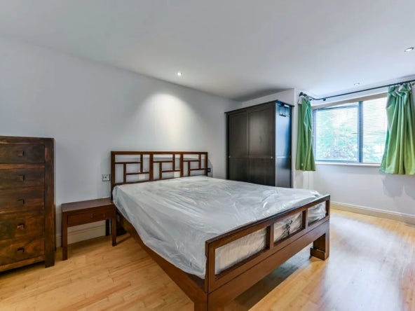 Flat Regent's Park Road in Greater London