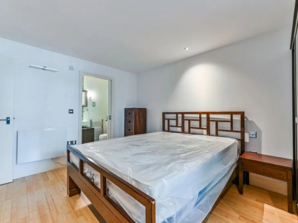 Flat Regent's Park Road in Greater London