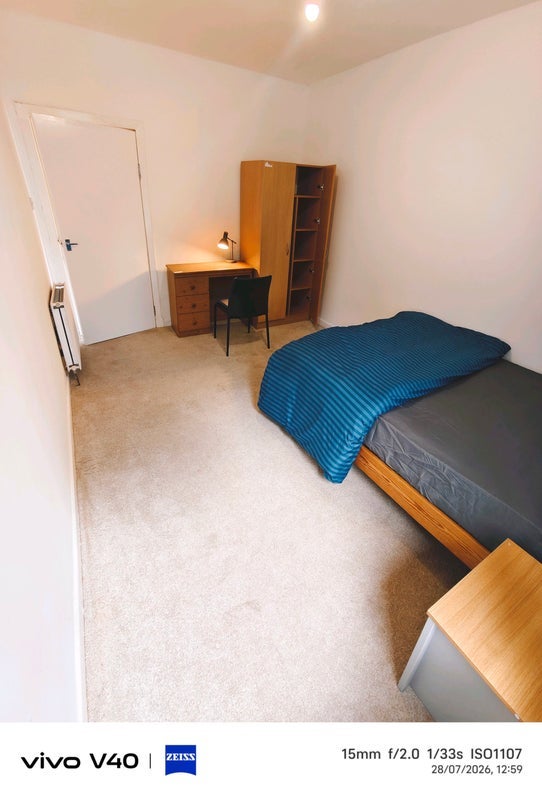 Room Lesmuir Drive in Glasgow