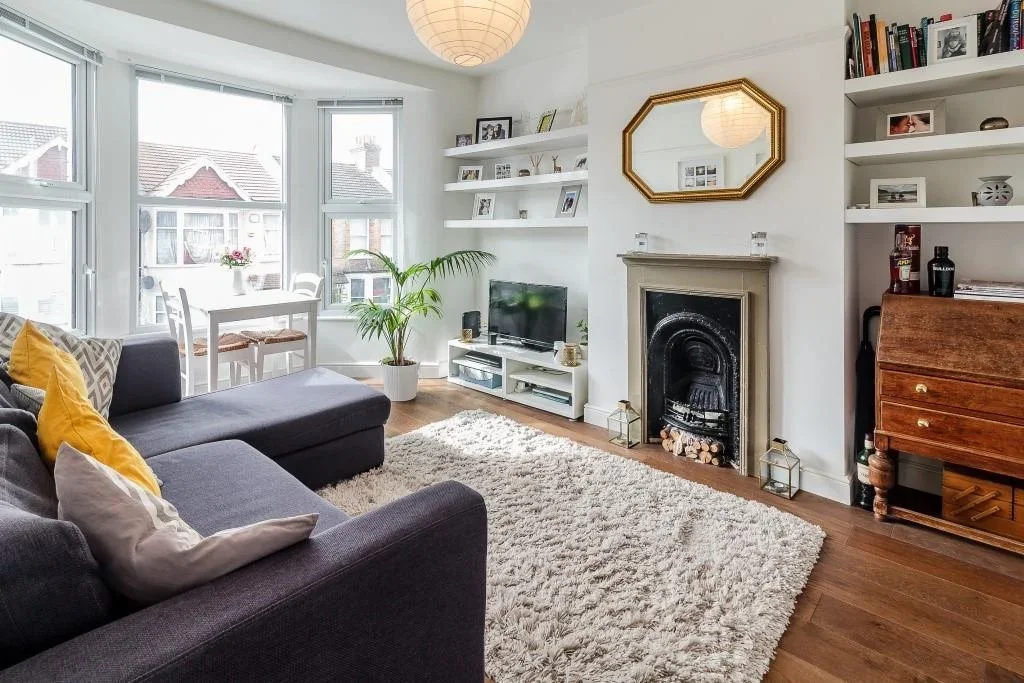 Flat Jewel Road in Greater London