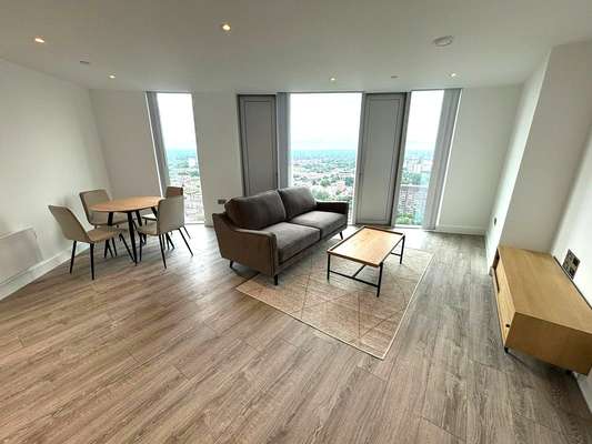 Flat Hunts Bank in Manchester