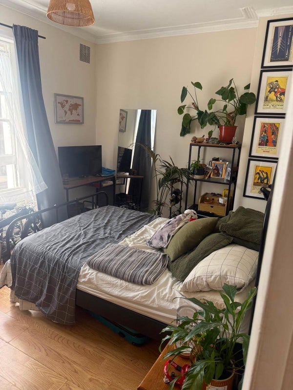 Room Wandsworth Road in Greater London