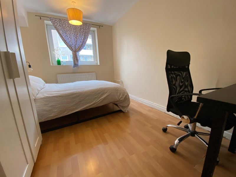 Room Alverton Street in Greater London
