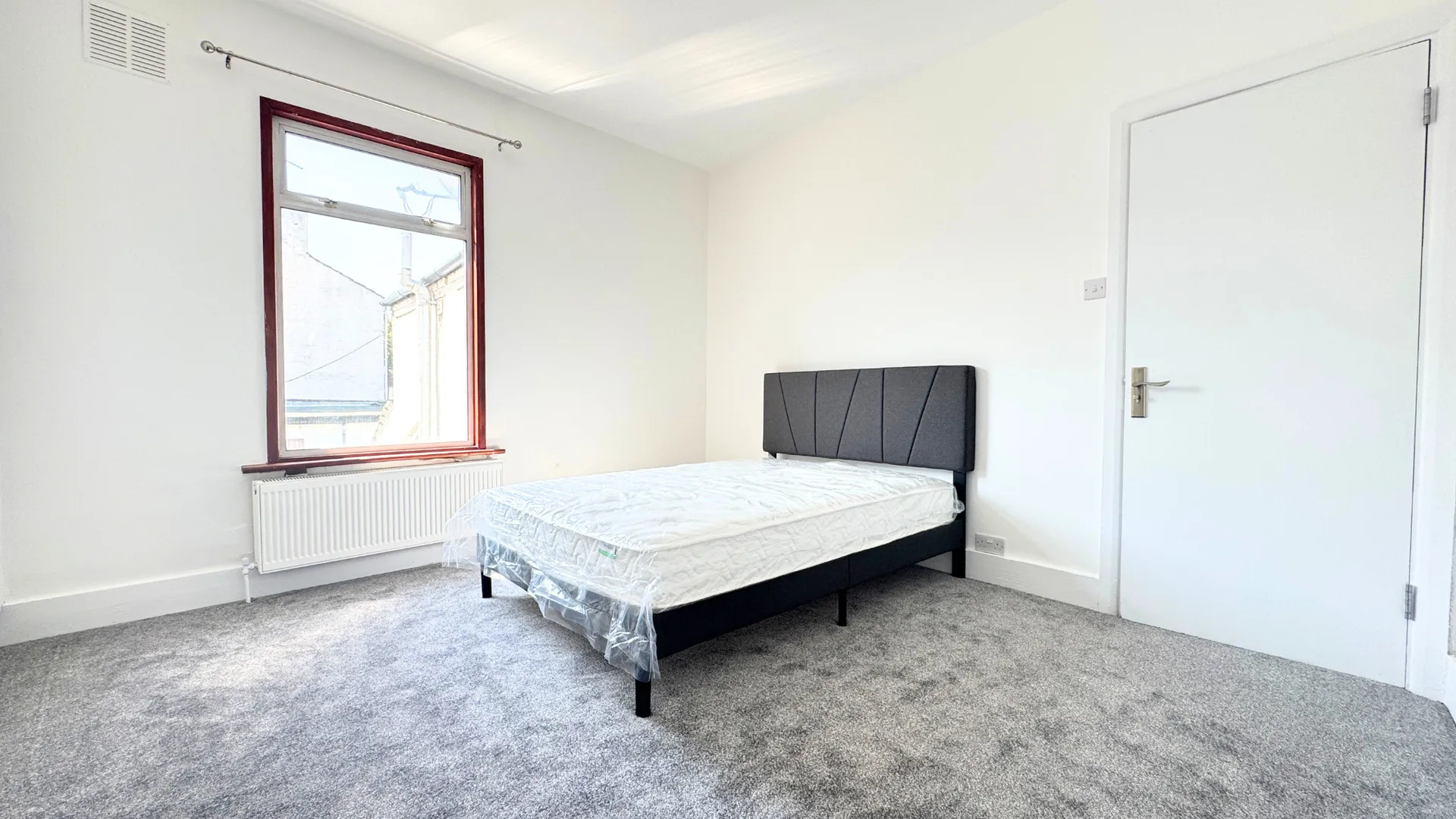 Room Conway Road in Greater London