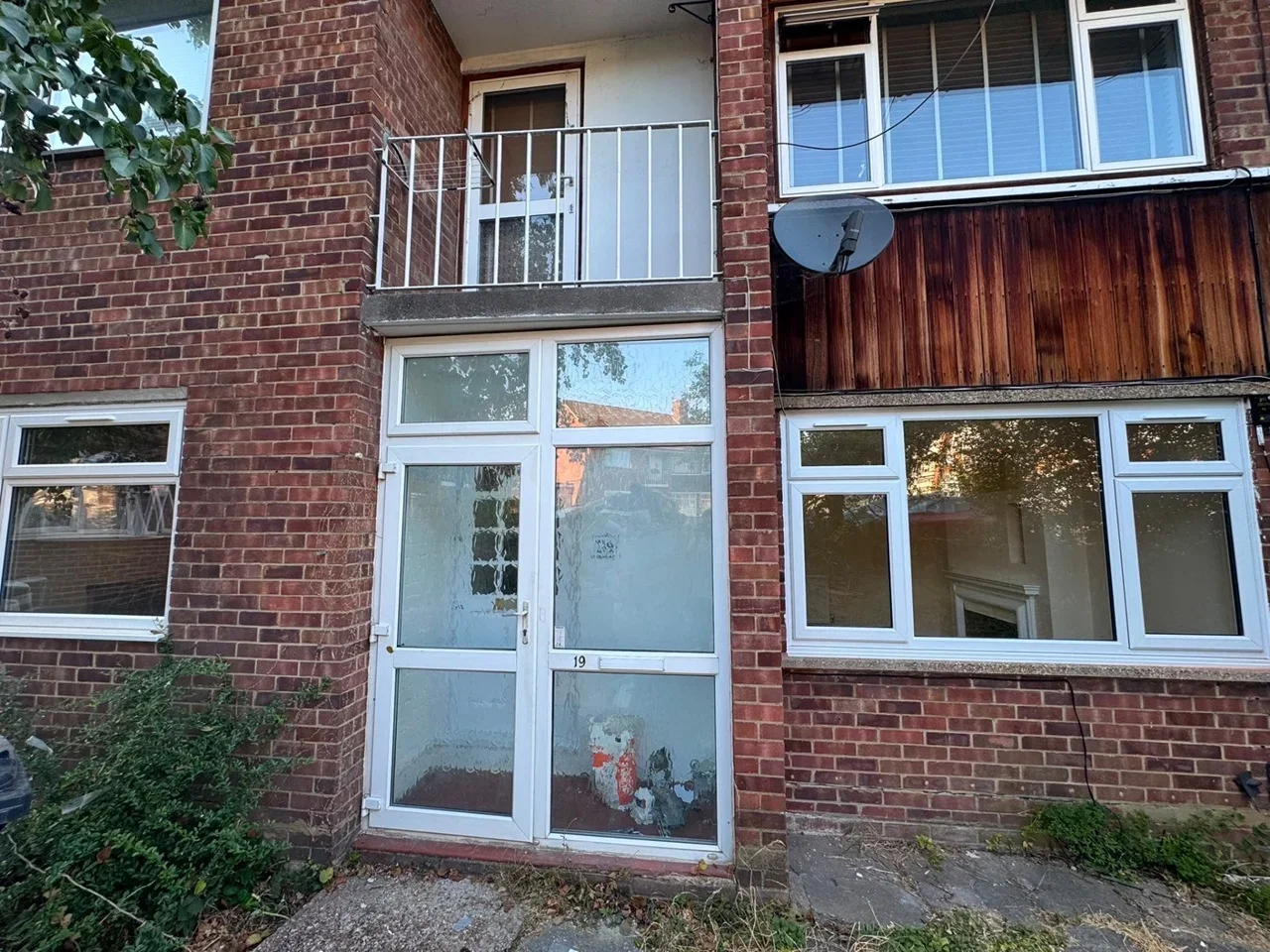 Flat New Court in Greater London
