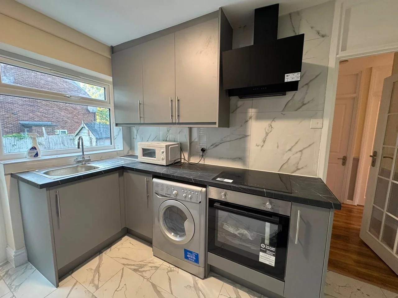 Flat New Court in Greater London