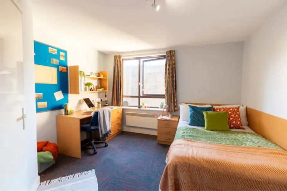 Flat Eric Street in Greater London