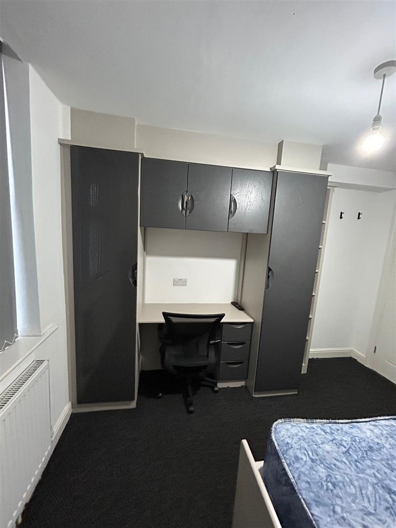 Room Irving Road in Coventry