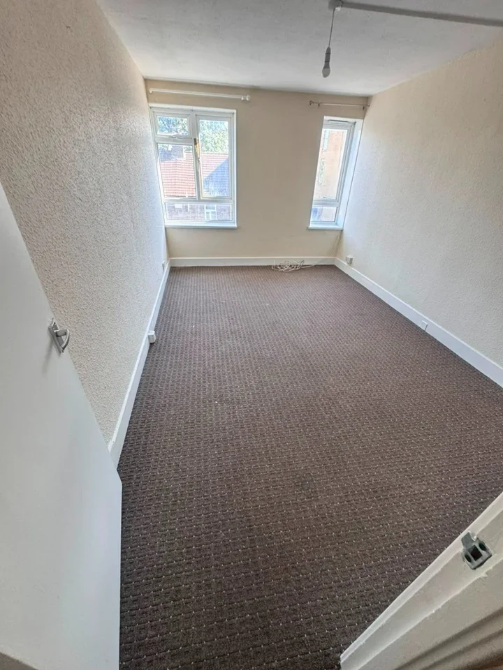Flat Fairfield Road in Greater London