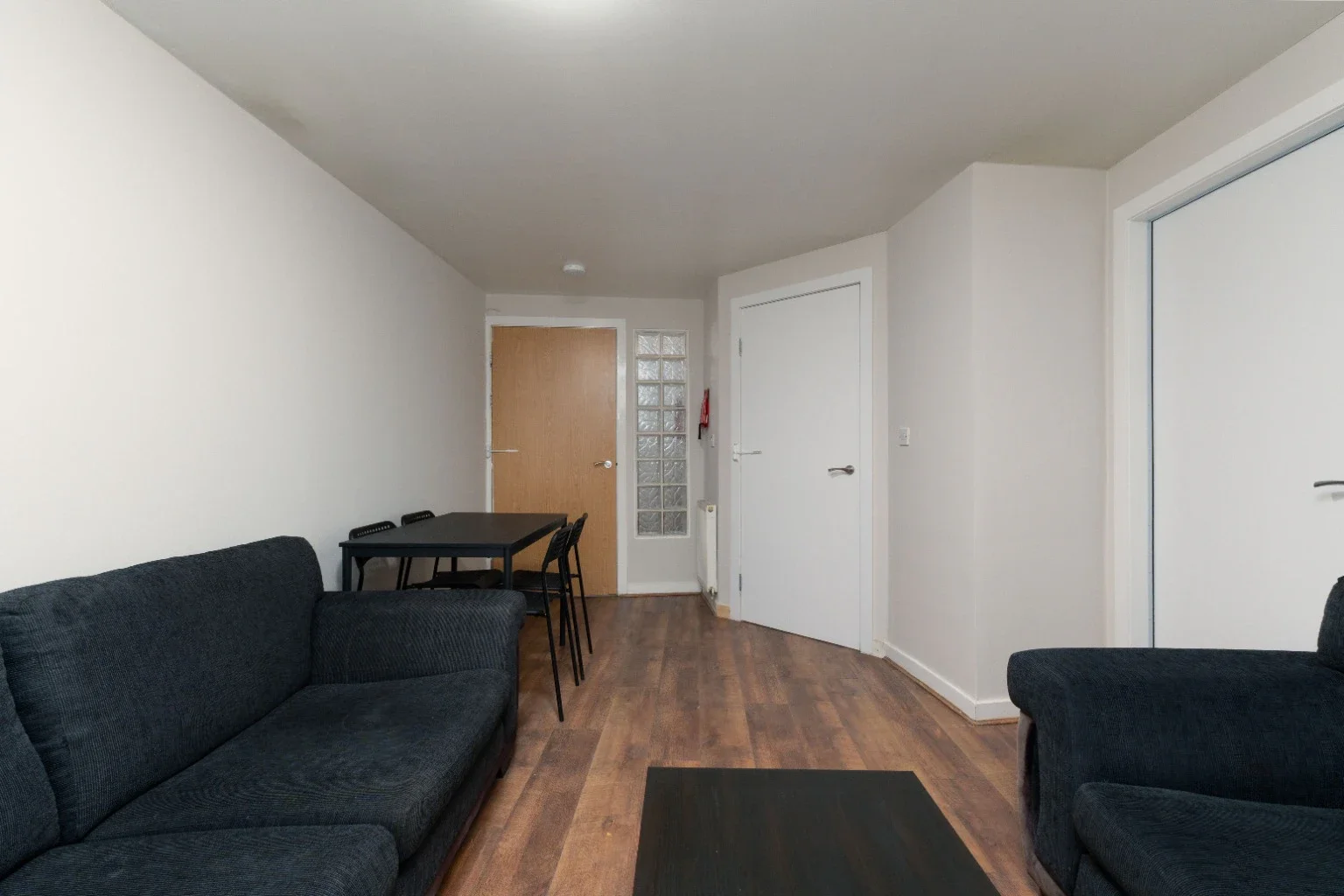 Flat East Pilton Farm Crescent in City of Edinburgh