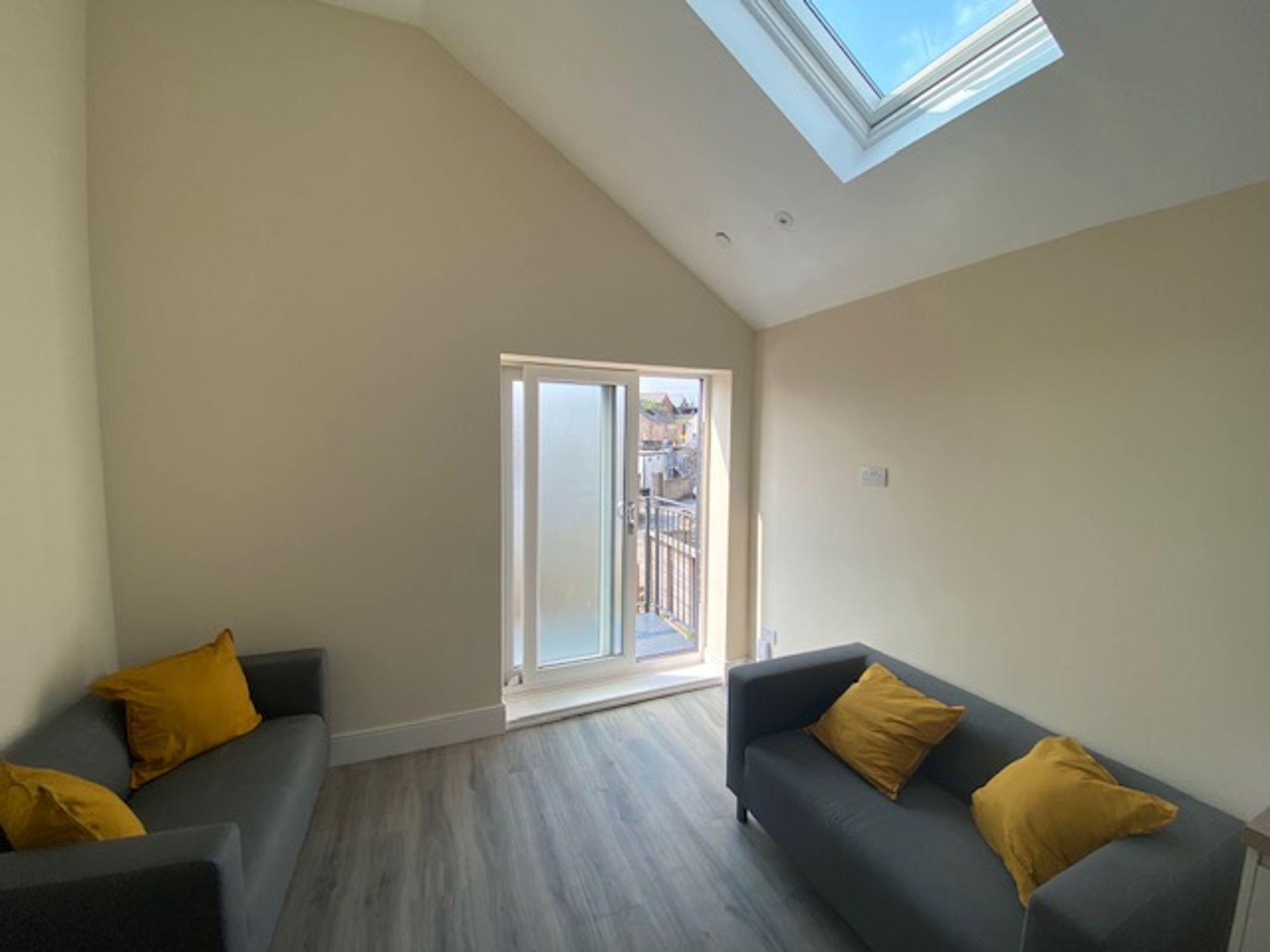 Flat Whitchurch Road in Cardiff