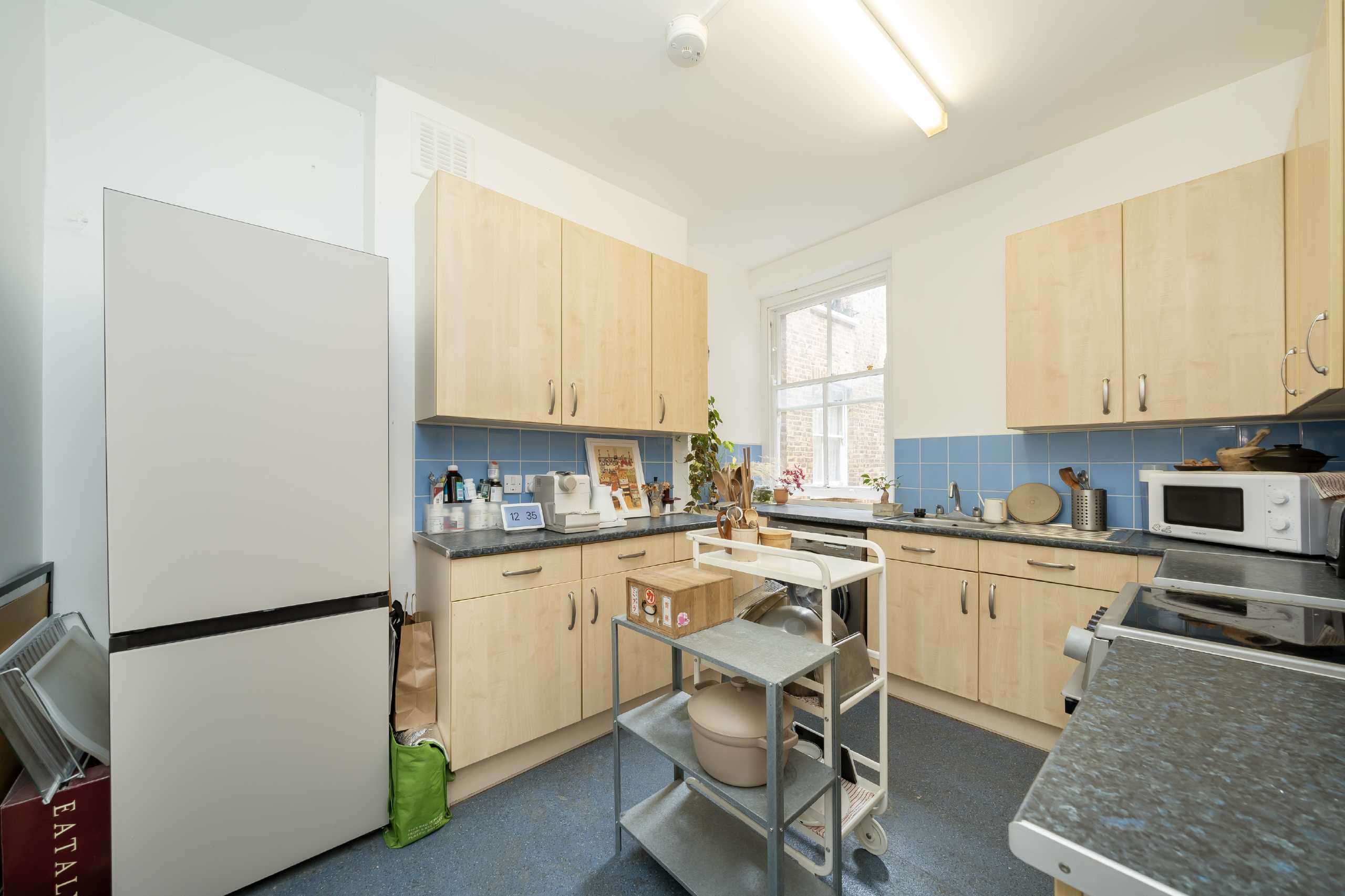 Flat Hargrave Road in Greater London