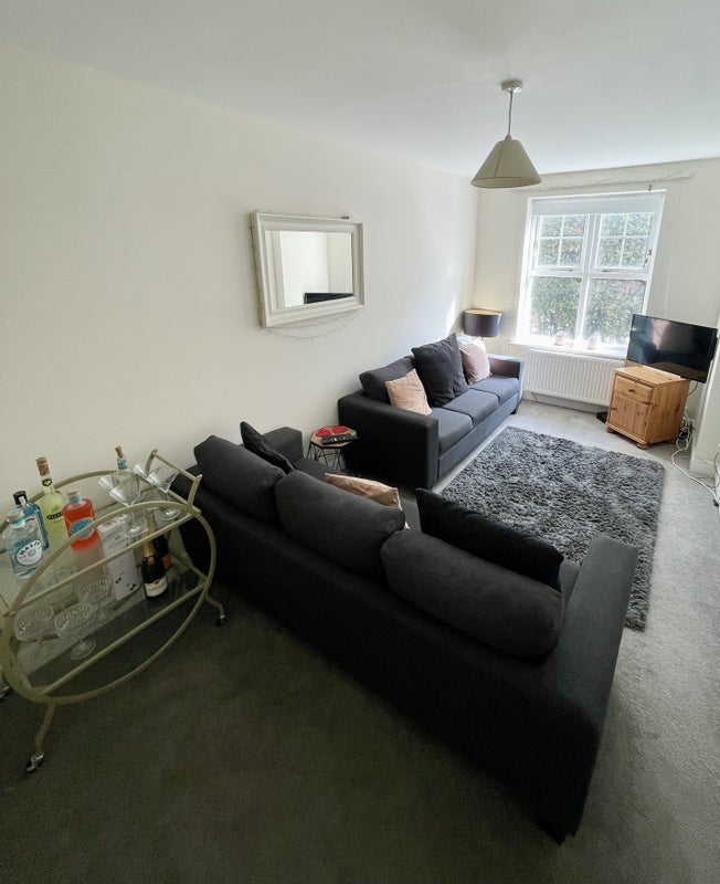 Room Bedford Road in Greater London