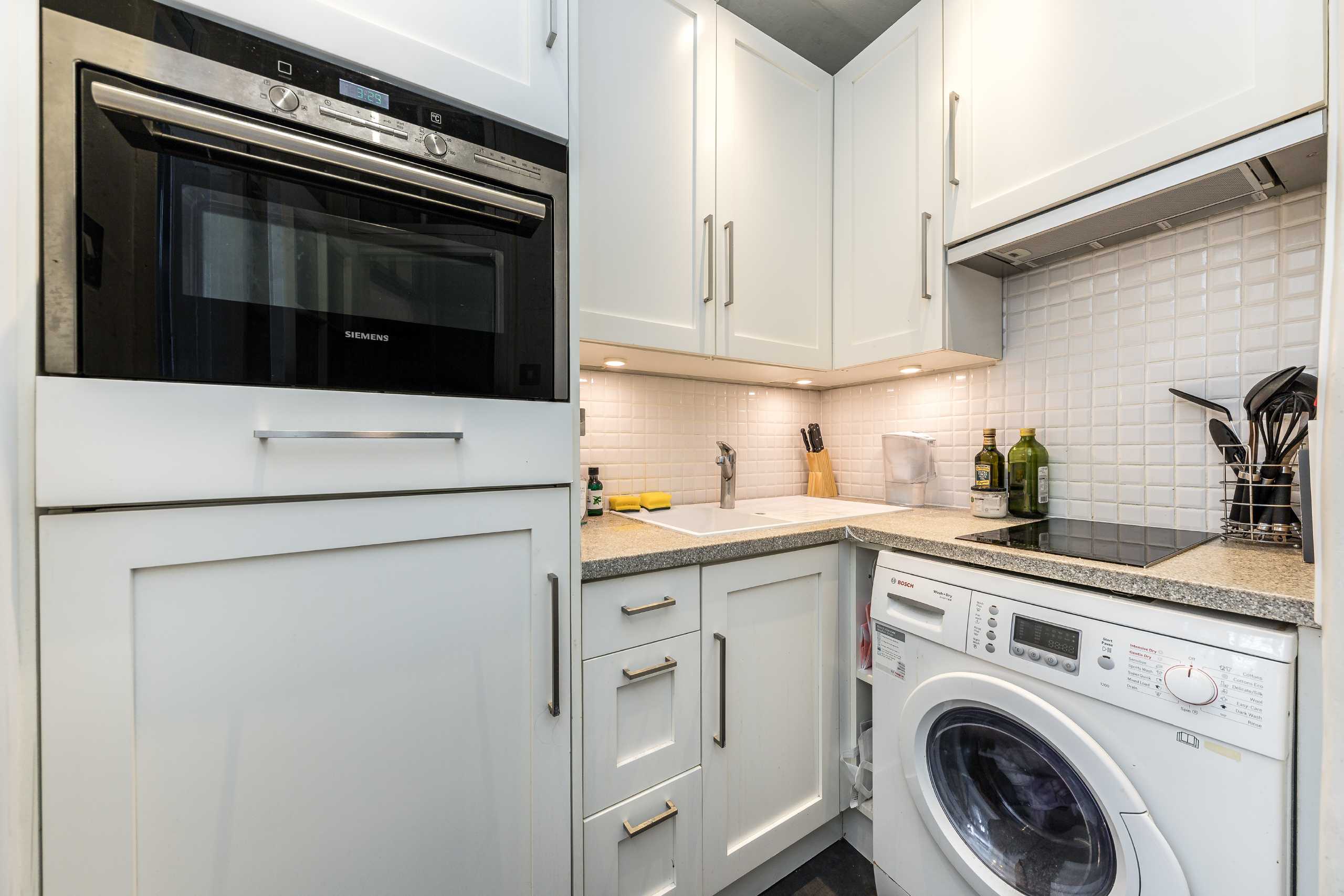 Flat Tavistock Place in Greater London