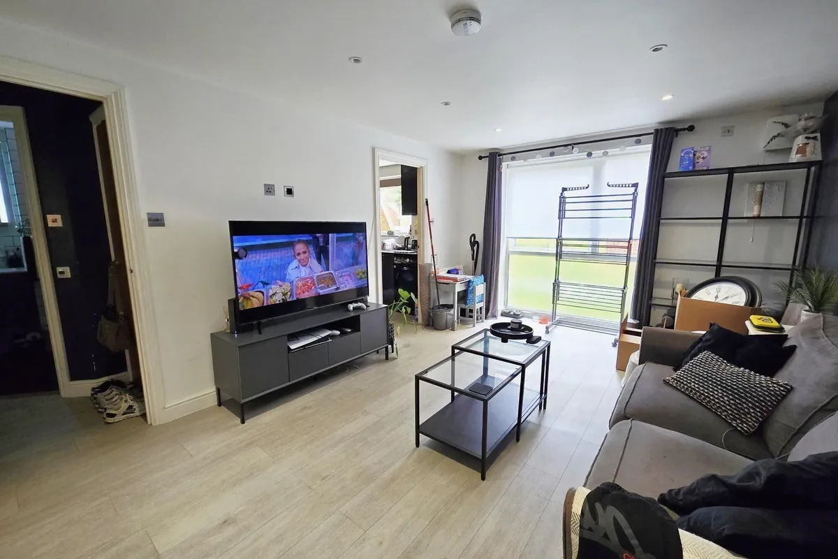 Flat Trinity Street in Greater London