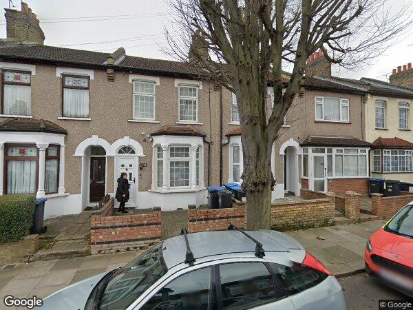 Flat Huxley Road in Greater London