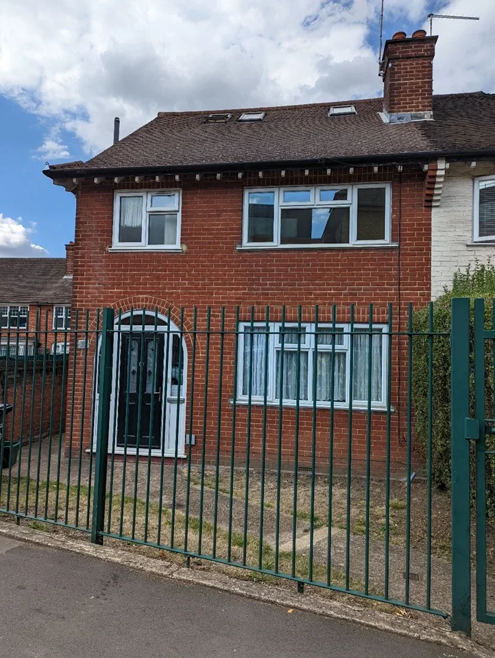 Room East Street in Epsom and Ewell