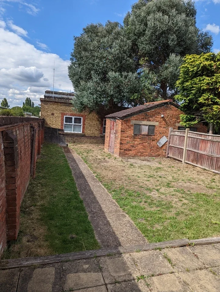 Room East Street in Epsom and Ewell