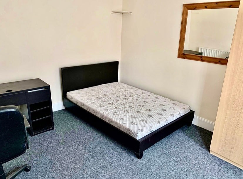 Room Livingstone Road in Southampton