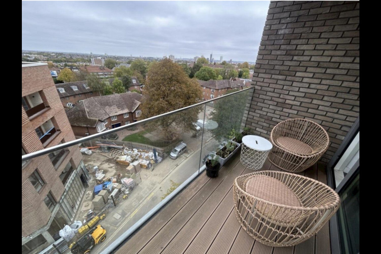 Flat Newnton Close in Greater London