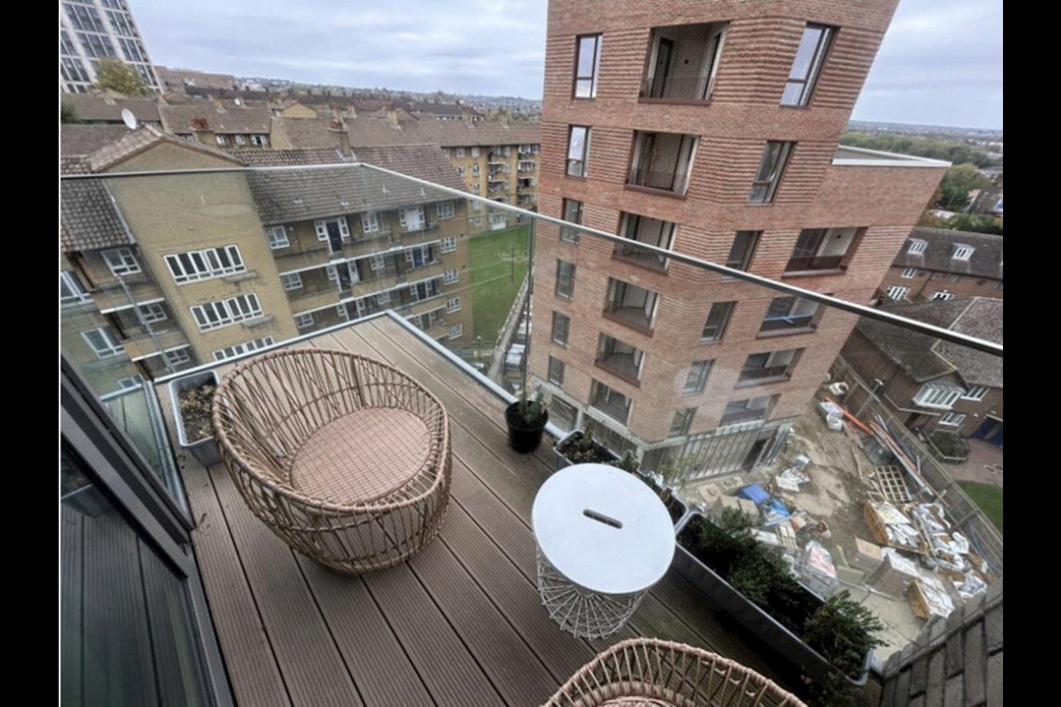 Flat Newnton Close in Greater London