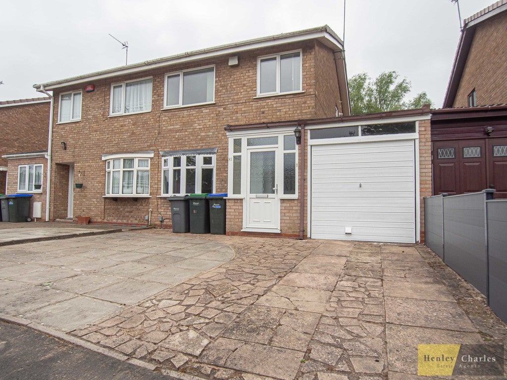 House Walcot Drive in Sandwell
