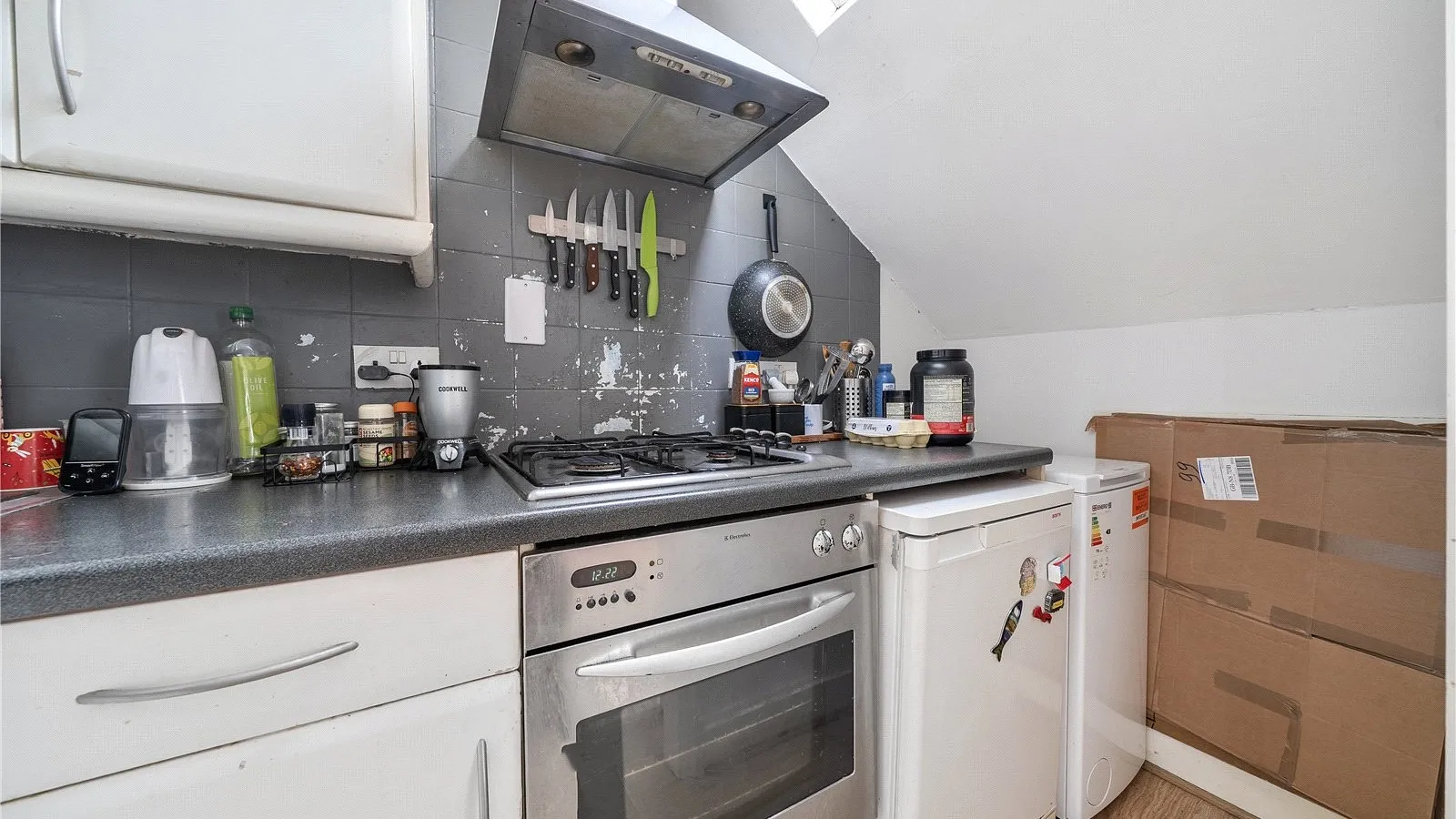 Flat Glebe Road in Greater London