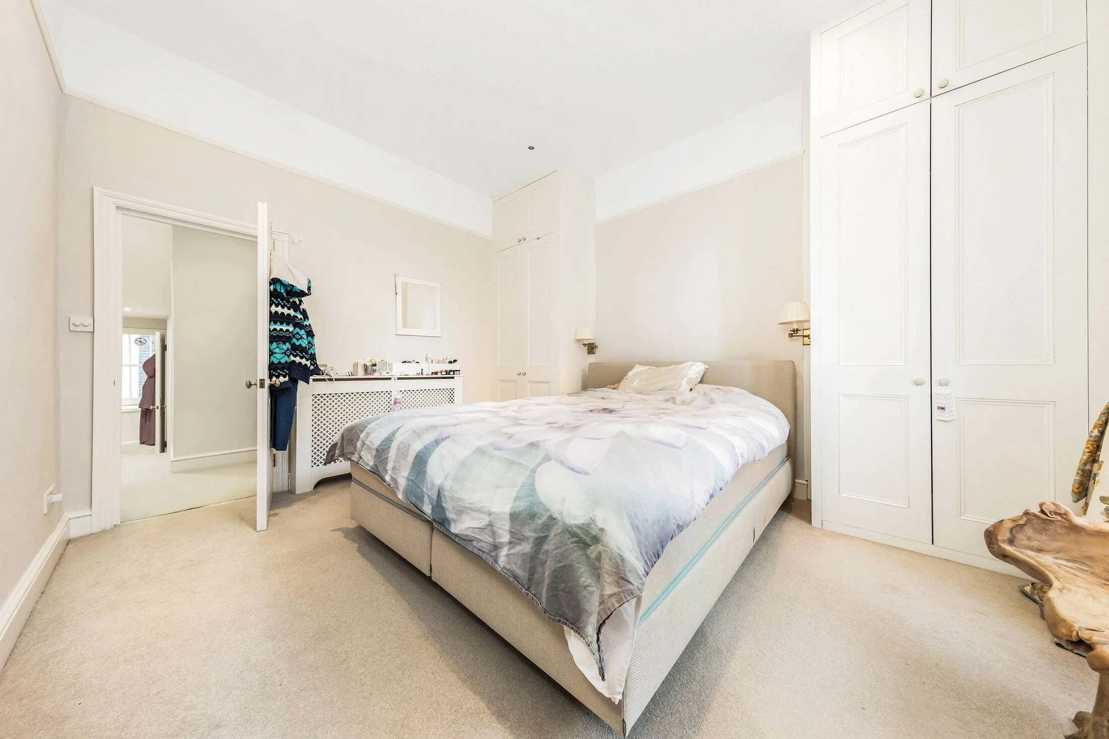 Flat Sutherland Street in City of Westminster