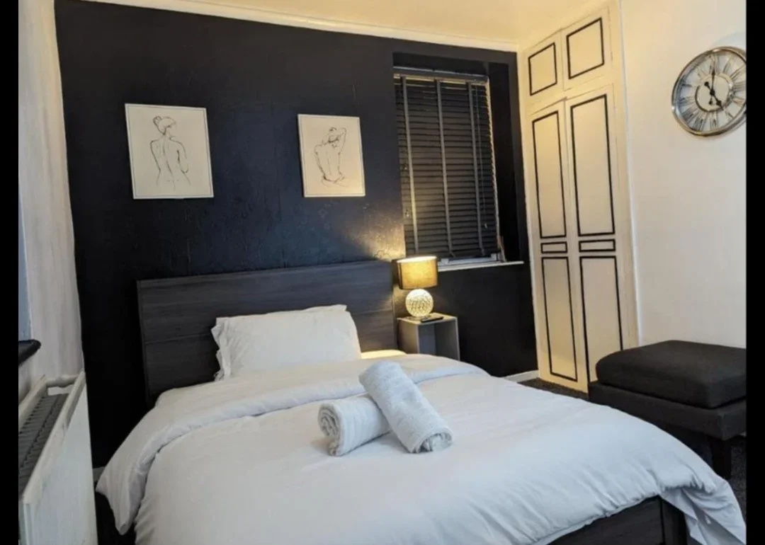Room Powis Road in Greater London