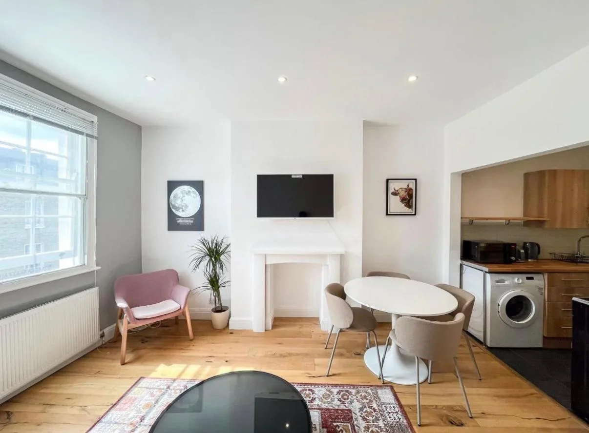 Flat Delancey Street in Greater London