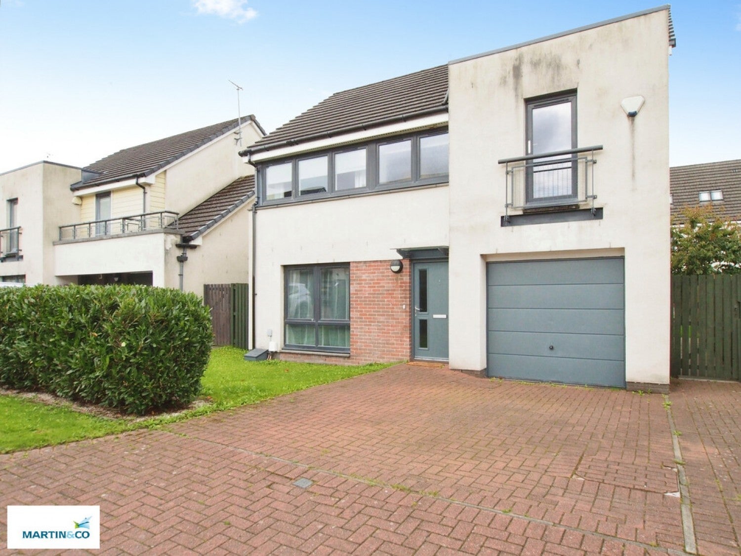 House Crofton Drive in Renfrew