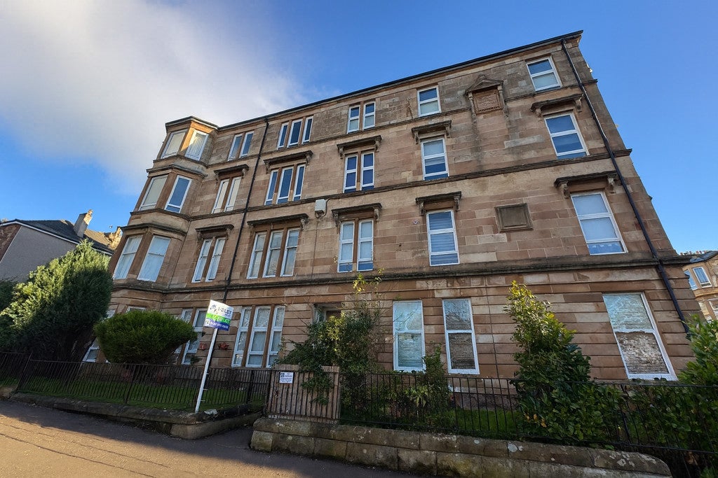 Flat Whitehill Street in Glasgow