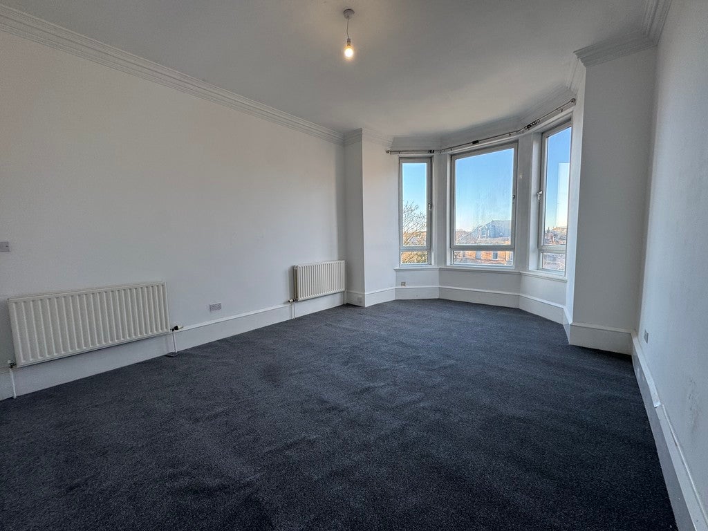 Flat Whitehill Street in Glasgow