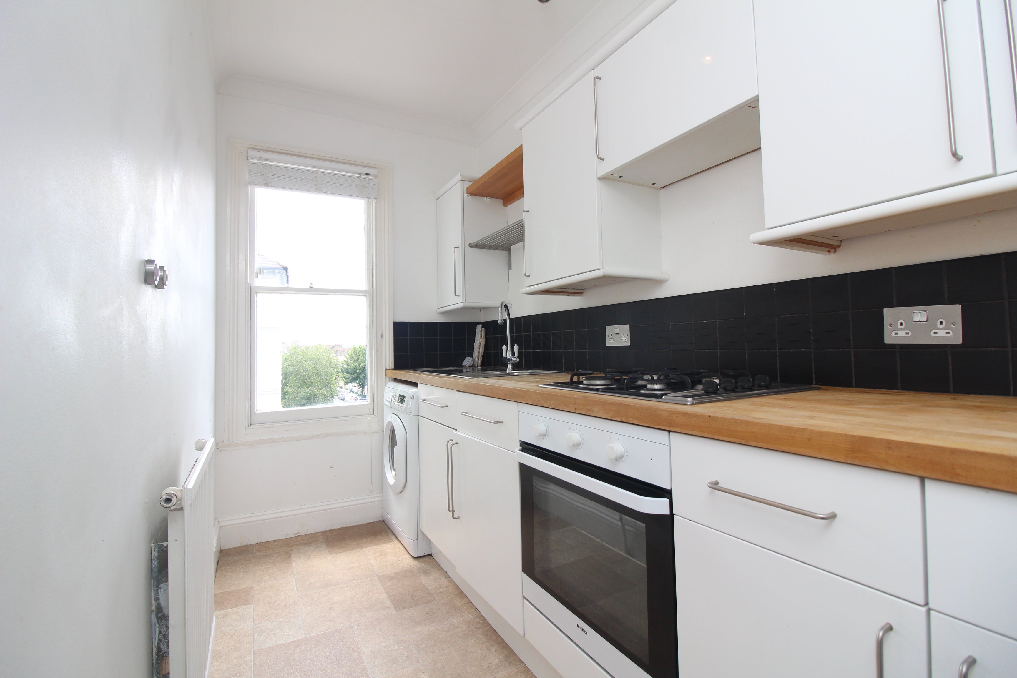 Flat Ditchling Rise in Brighton