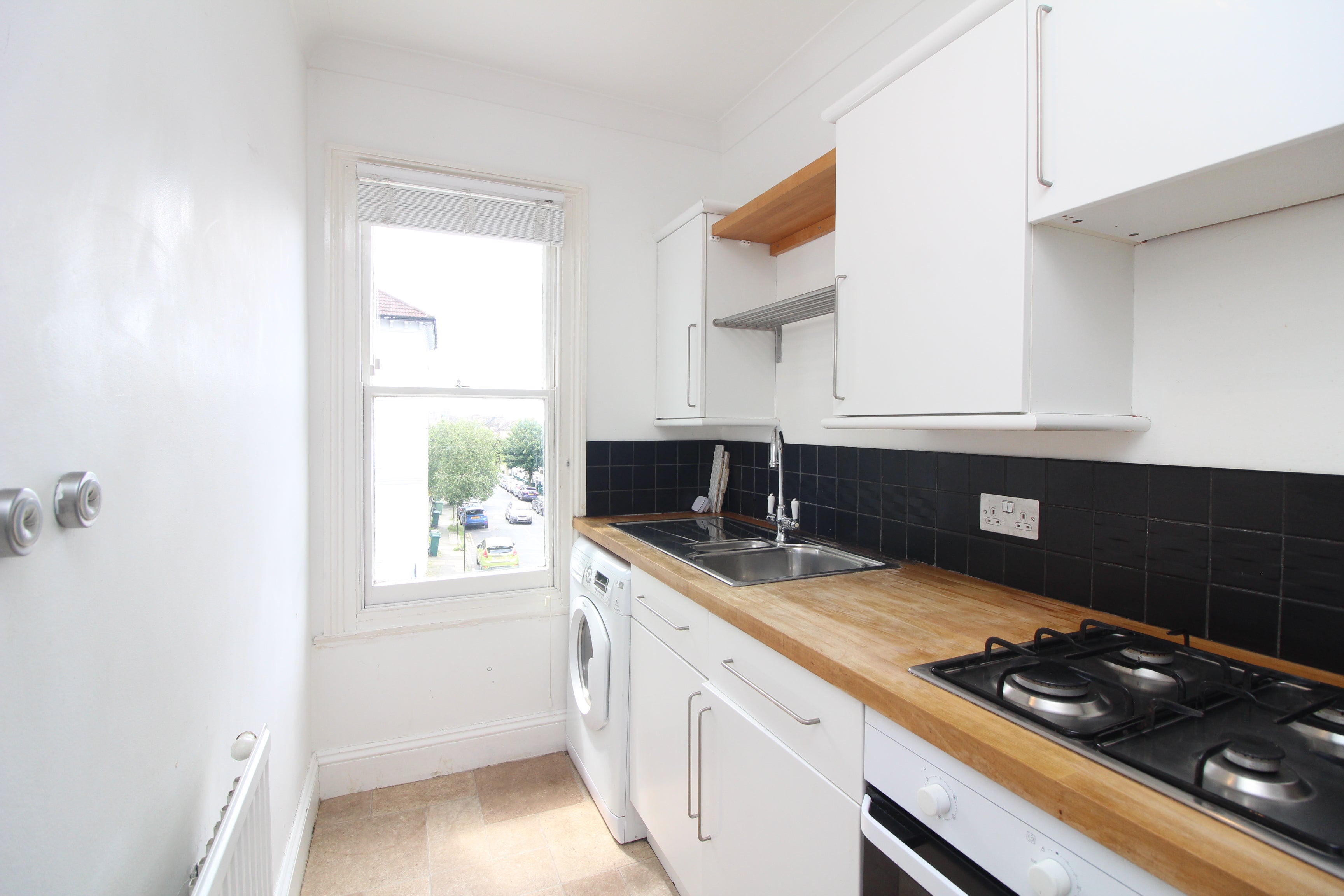 Flat Ditchling Rise in Brighton