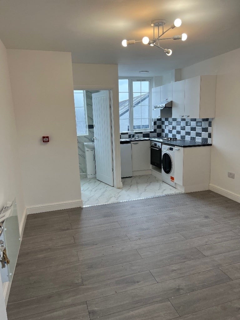 Flat Barker Street in Stoke-on-Trent
