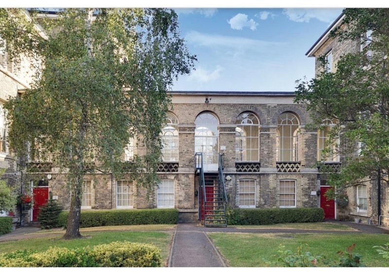 Room Gilbert Close in Greater London