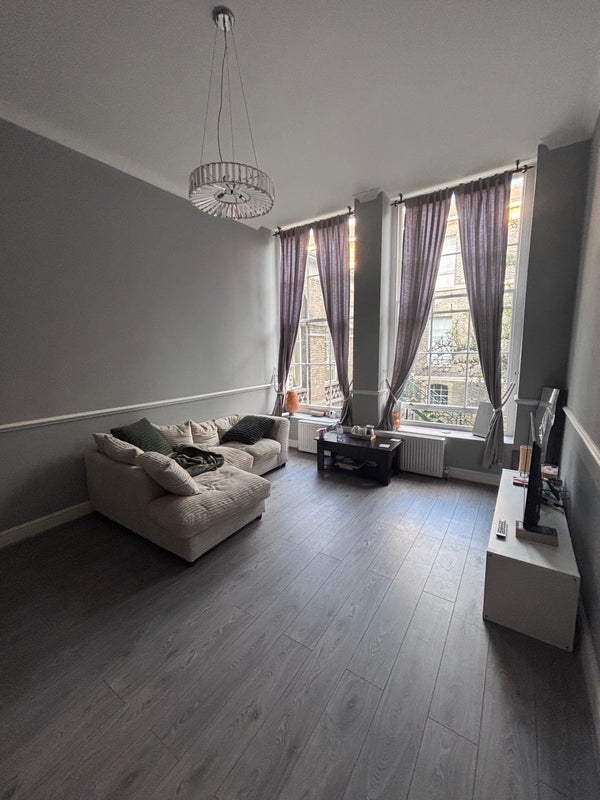 Room Gilbert Close in Greater London