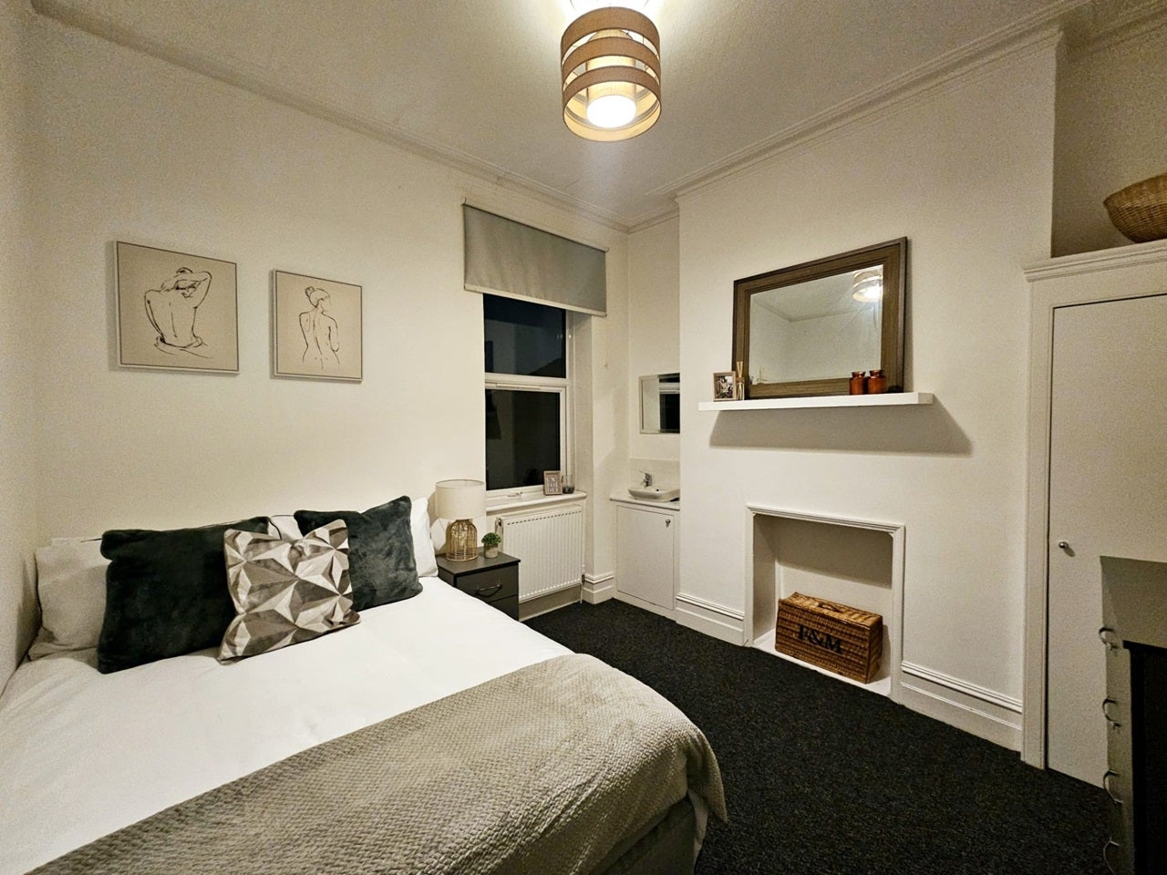 Room Chamberlayne Road in Greater London
