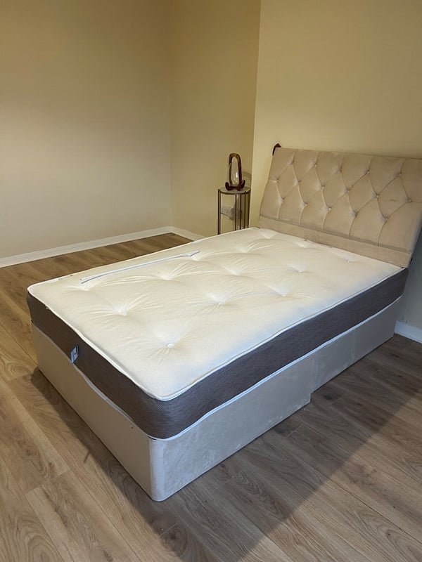 Flat Chichele Road in London
