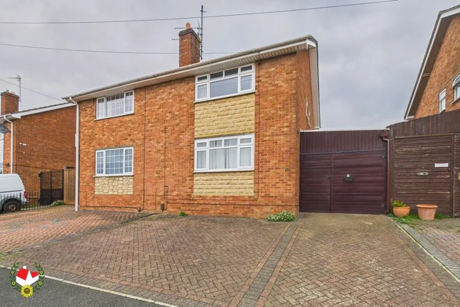 House Hendingham Close in Gloucester