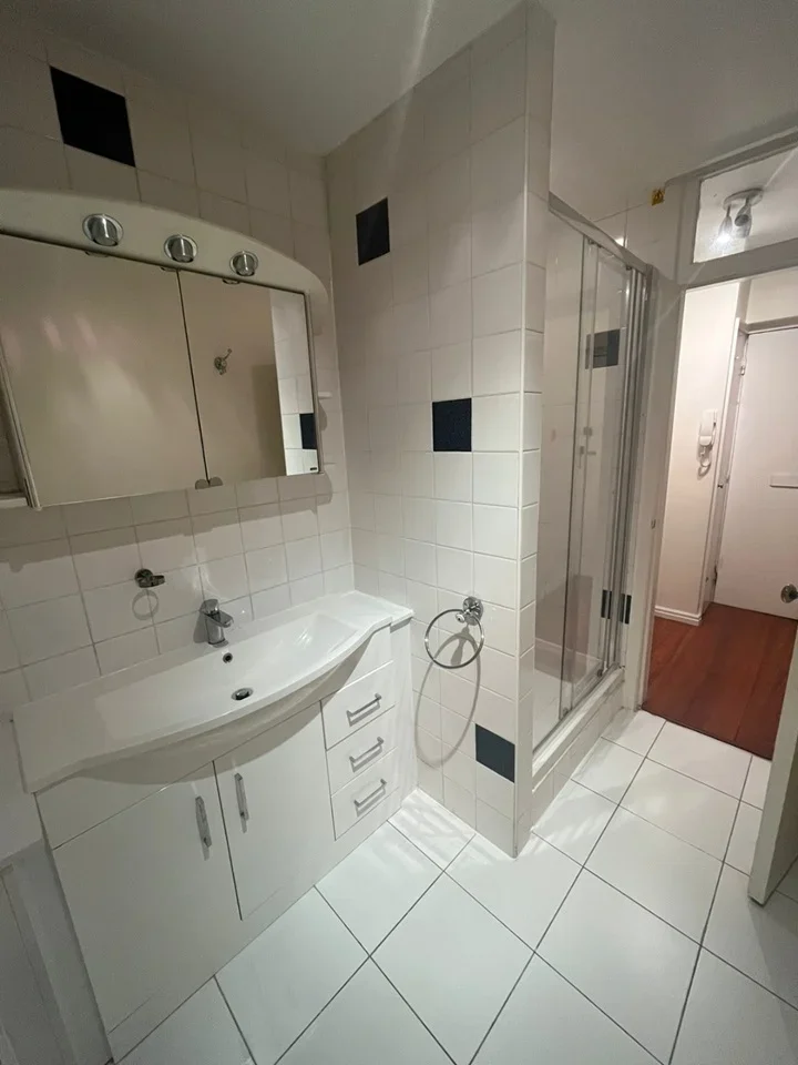 Flat Harleyford Street in Greater London