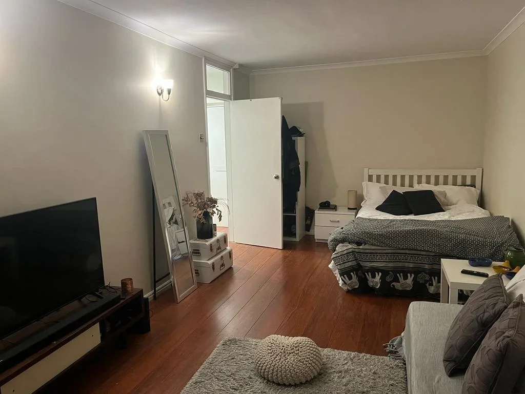 Flat Harleyford Street in Greater London