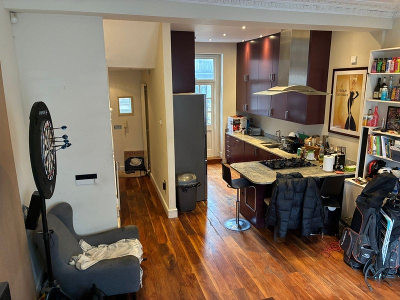 Room Hildreth Street in Greater London