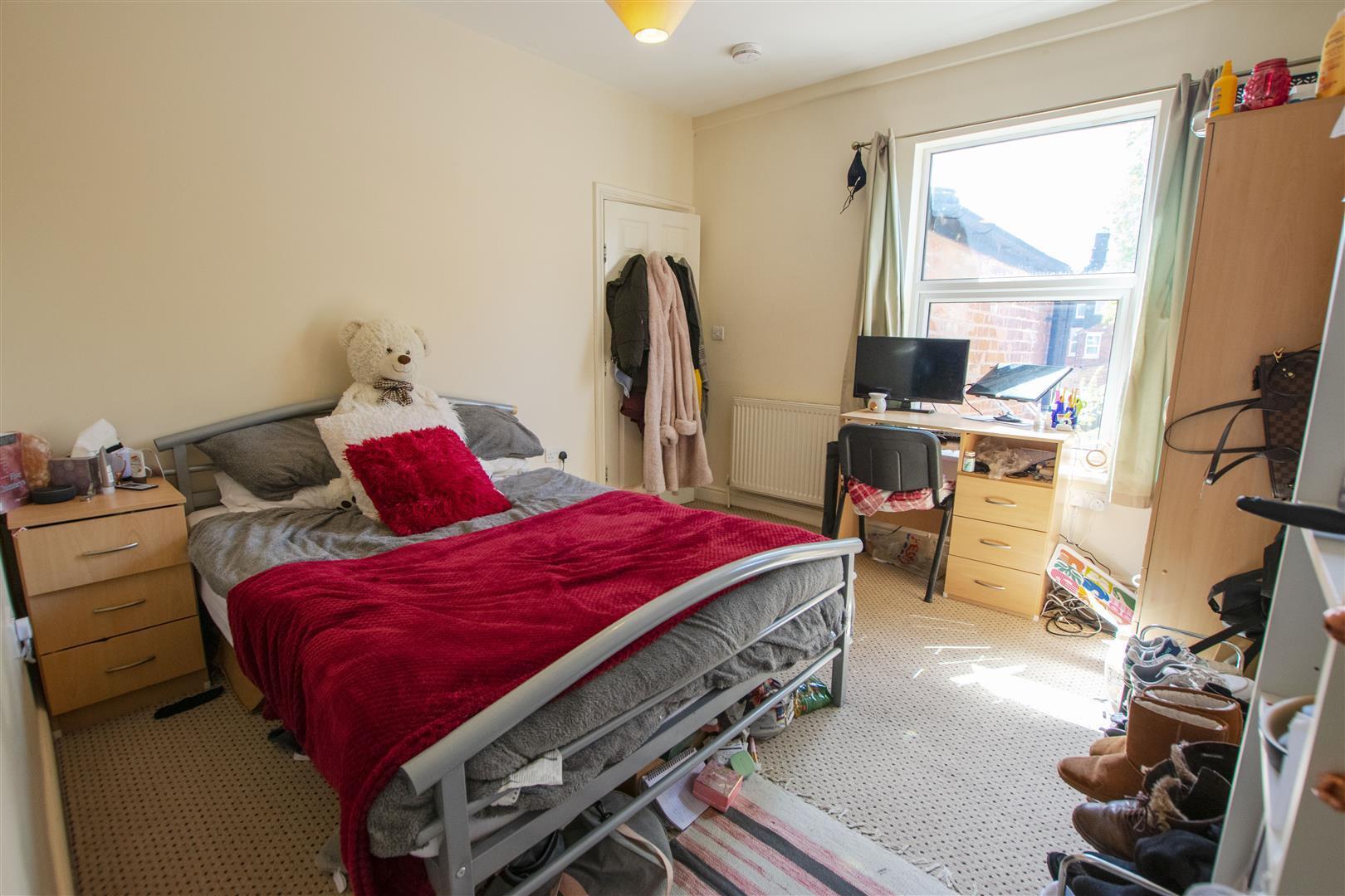 Room Teignmouth Road in Birmingham