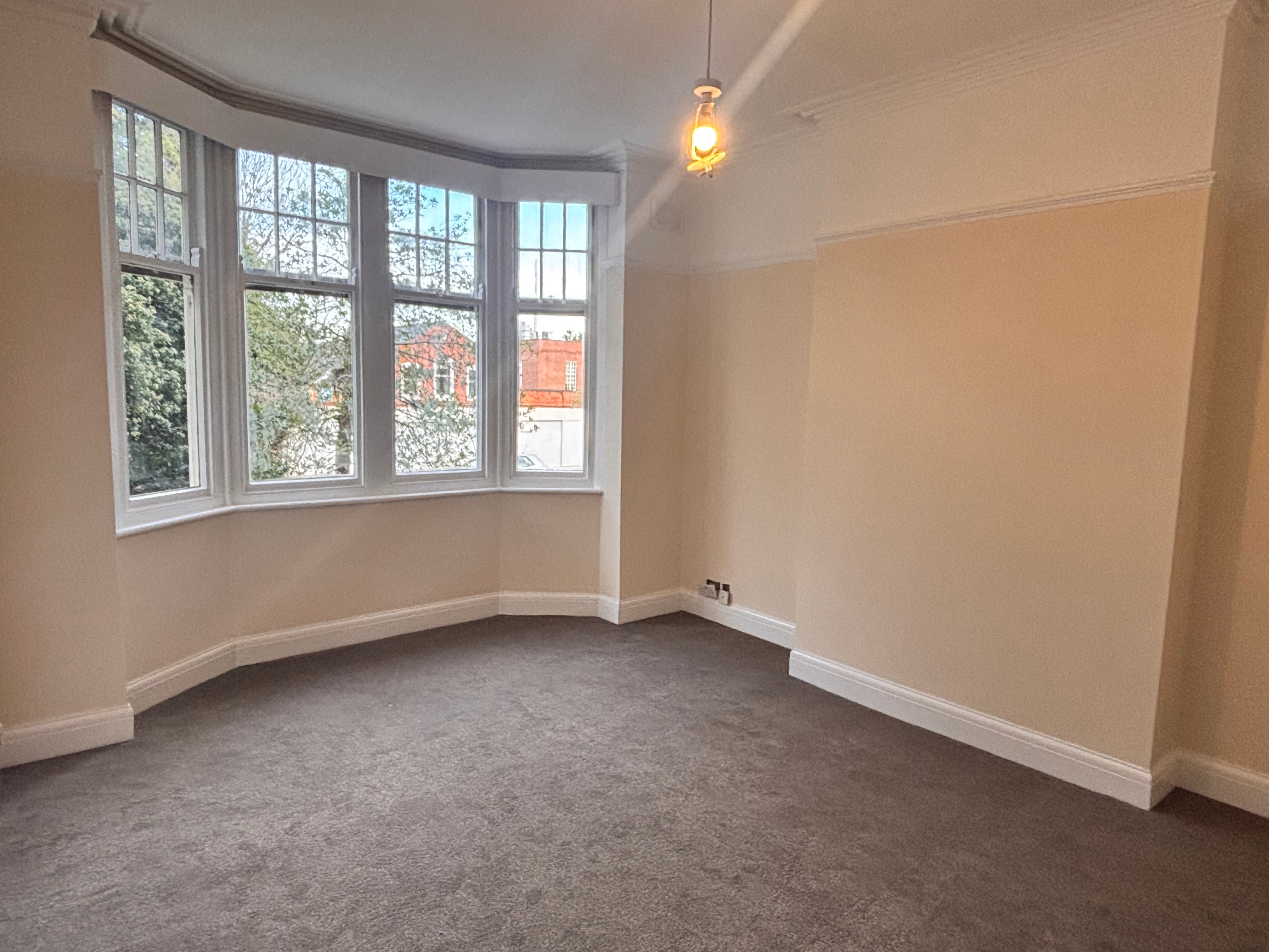 Flat Sandown Road in Leicester